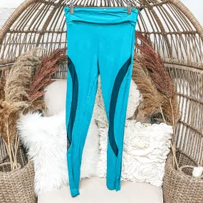 Leggings with Mesh Panels in Turquoise