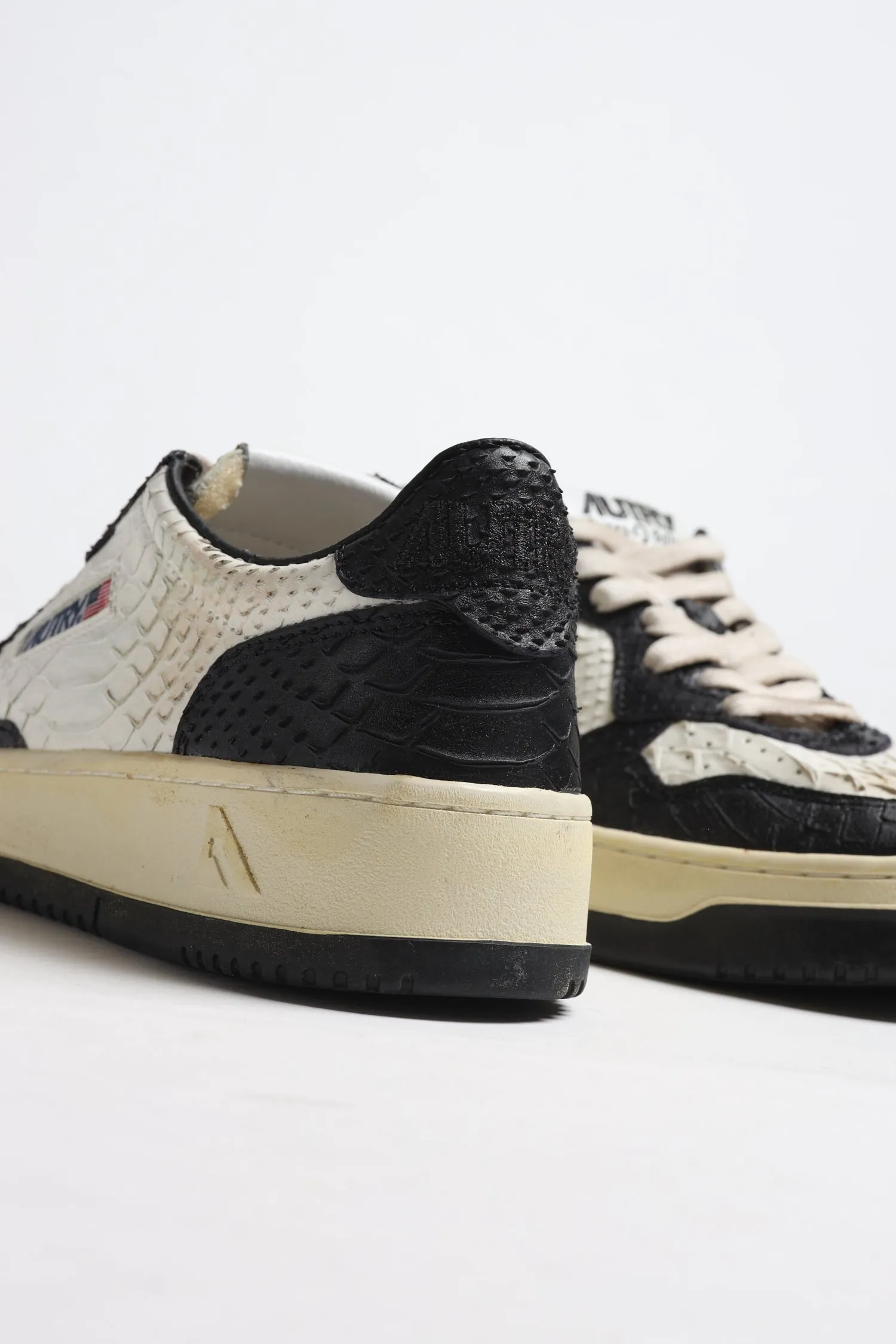 Sneaker Super Vintage Python in Schwarz/Weiß