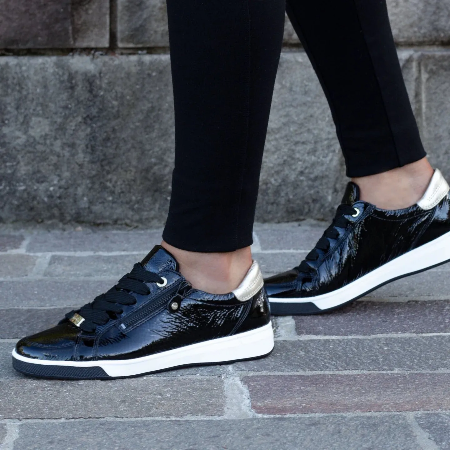 WOMEN'S ARA REI-LOW SNEAKER | BLACK PATENT / PLATINUM METALLIC